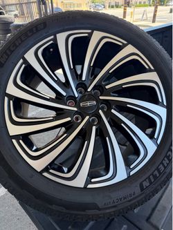 22 wheels and tires Lincoln Navigator