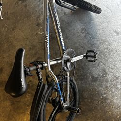BMX BIKE