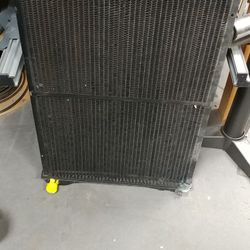 Radiator I pulled it from my 1986 Chevy Blazer No Issues