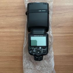 Nikon Speedlight SB-900 Flash – Like New – Excellent Condition