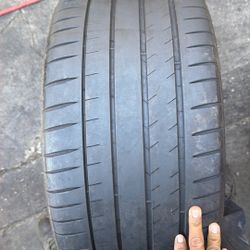 285/35/20 Michelin Pilot Sport 4s ... One Tire Available 