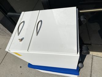 File cabinet with lock and key - Home Office Commercial