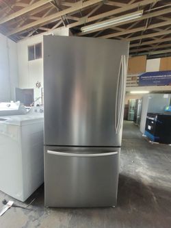 Mora Refrigerator