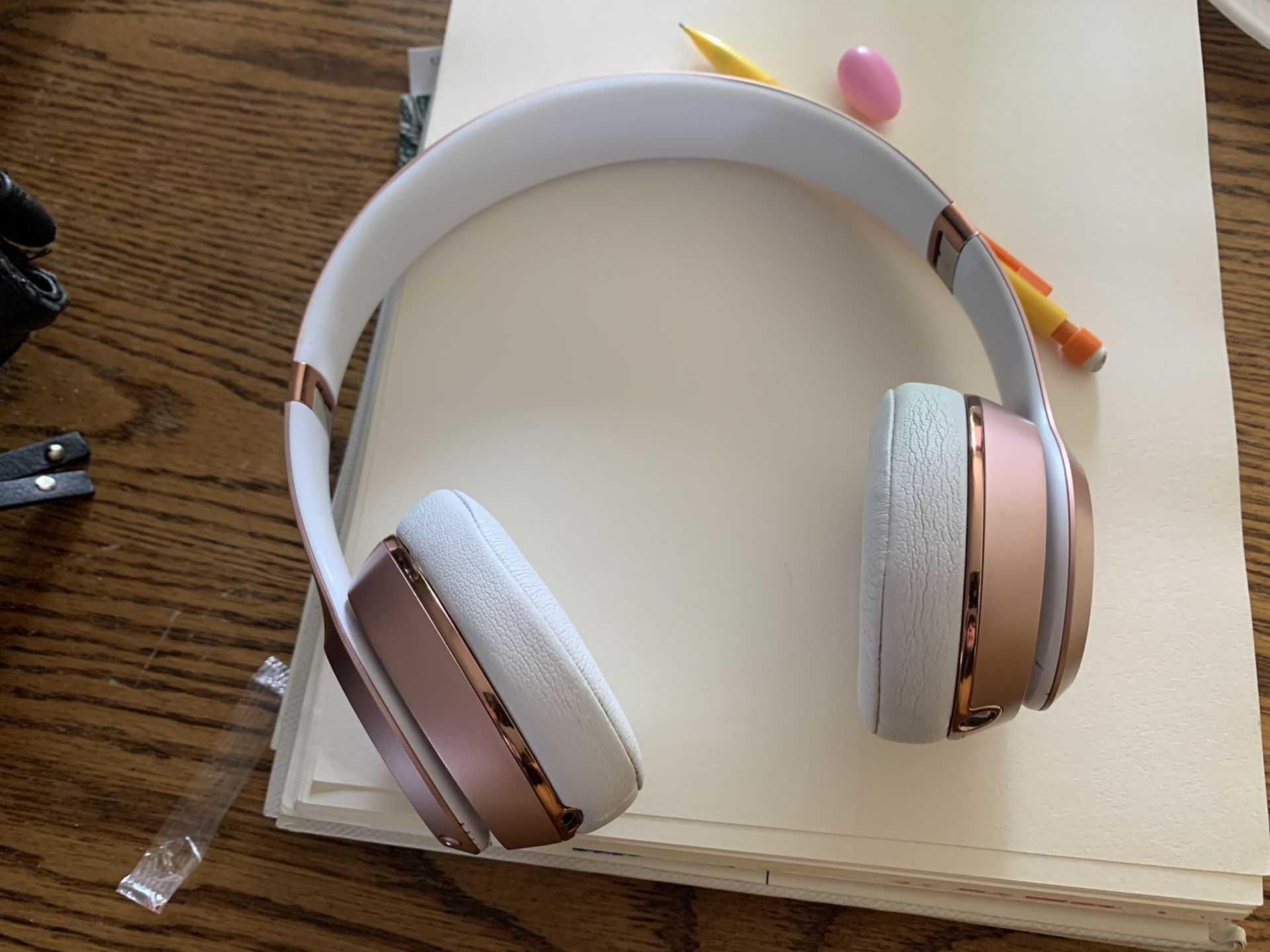 Beats solo 3 rose gold