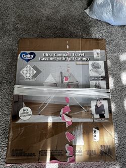 New In Box Baby Bassinet