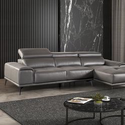 New 110.5x68 leather sectional couch : free delivery