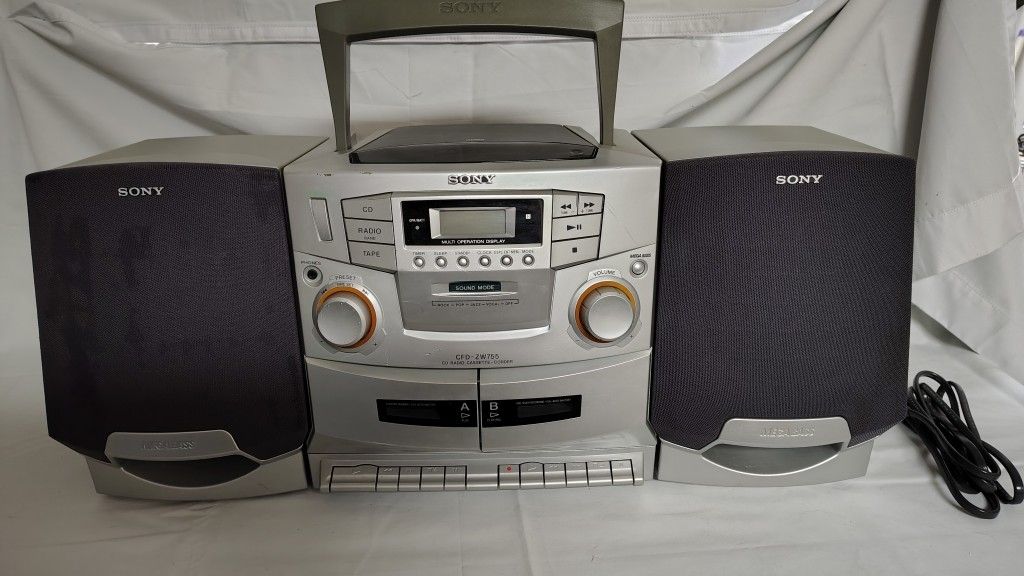 Very Nice CD/Dual Cassette Am/FM Stereo