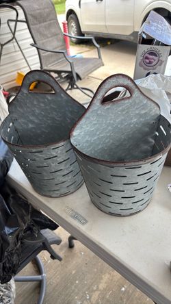 Tin flower holder
