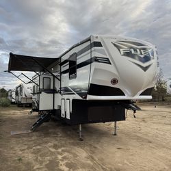 2020 Heartland Fuel 335 Toy hauler