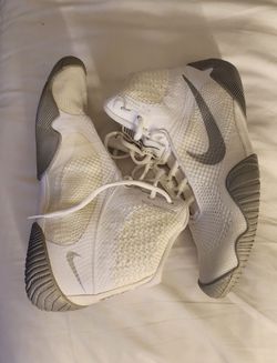Nike Tawa size 12