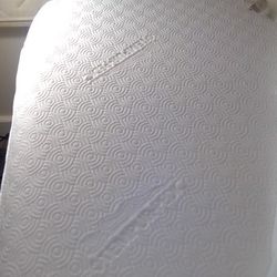 New Queen Size Temper Petic Mattress And Box Spring With Frame. 