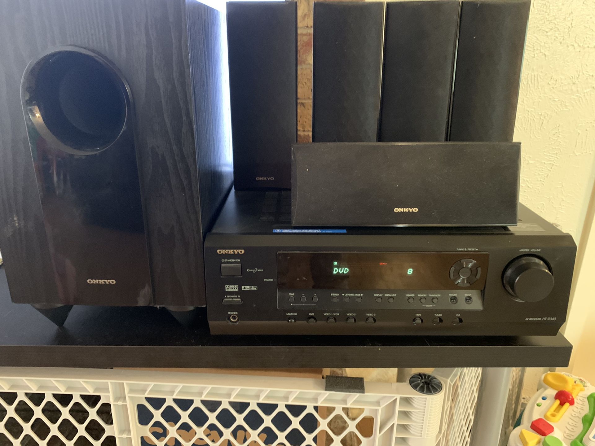 Onkyo HT-R340 Receiver and 5.1 surround sound speakers