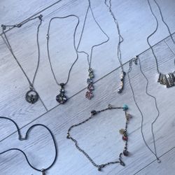 Collares Seminuevo Varios  Disponibles $5 Cada Uno 