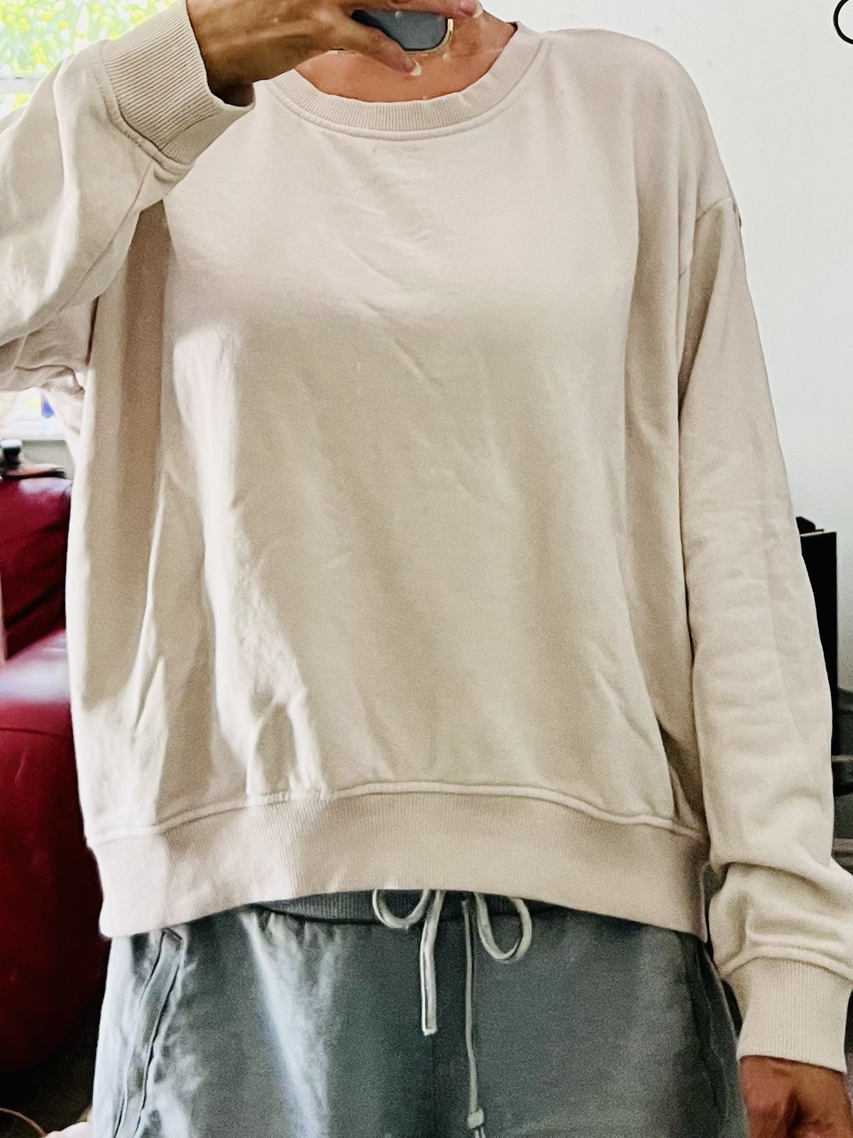 Basic Small womens beige sweatshirt like new for Sale in Delray Beach, FL -  OfferUp