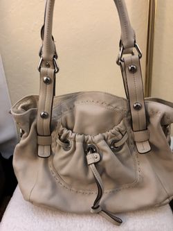 B Makowsky shoulder bag in off-white / cream color