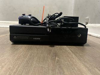Xbox One Console Bundle – Controller + All Cables Works Great