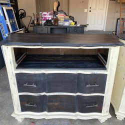 Diamond Home Dressers (2) 