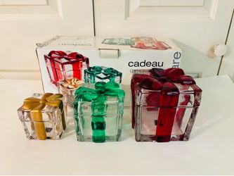 3 circleware wrapped presents glass jars