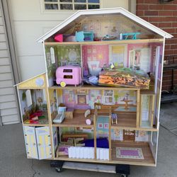 Free Doll House And Barbie Item 