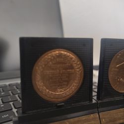 Random Queens With $20