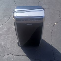 Air Conditioner/ Heater Combo