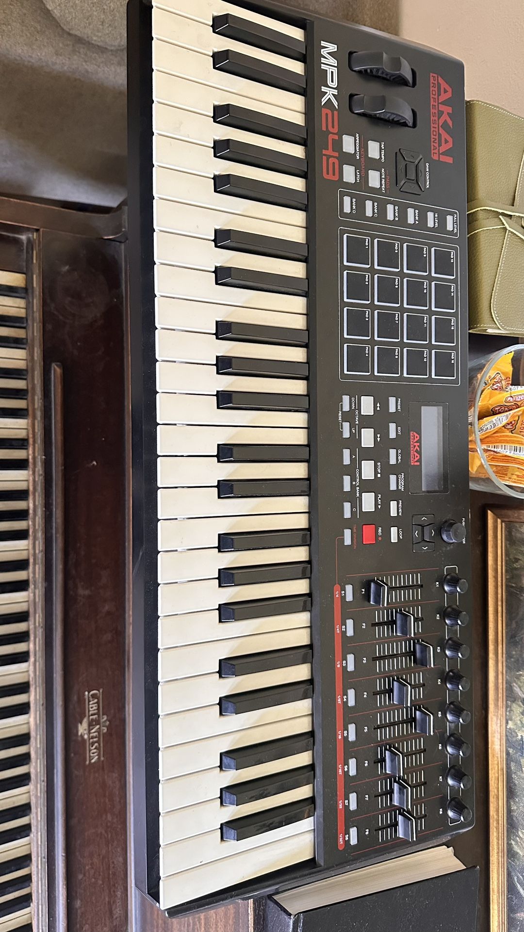 Akai MPK249