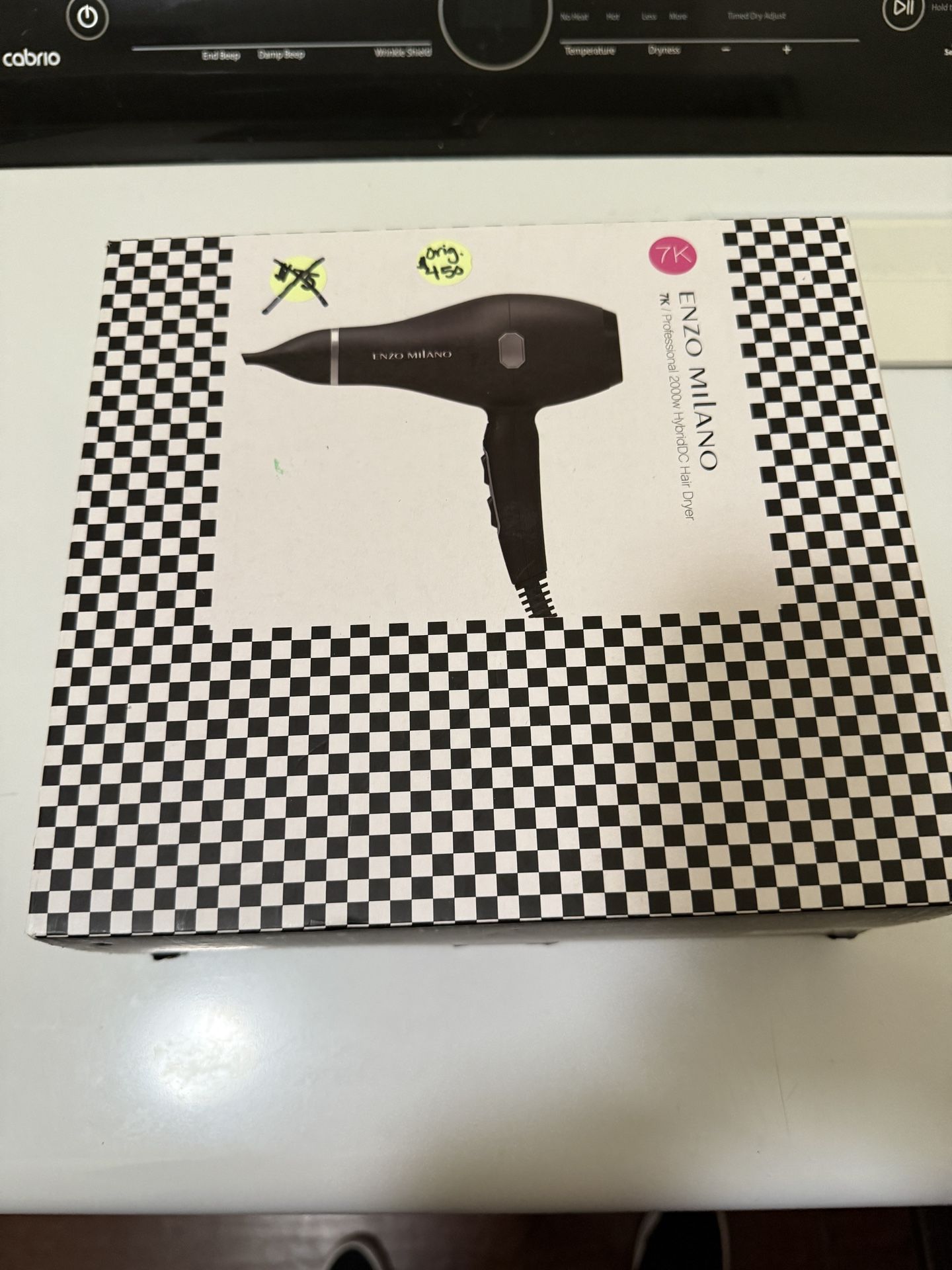NIB Blow Dryer With Attachments 