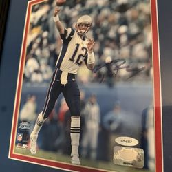 Tom Brady Tri-Star Autographed  Certified 8x10 Shadow Box Patriots
