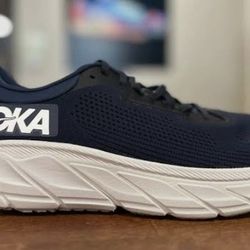 New Hoka Arahi 7 Size 9 Black