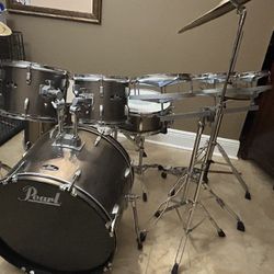Drumset - Pearl Roadshow with Roto Toms 