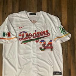 Dodgers Jersey Size M,2x