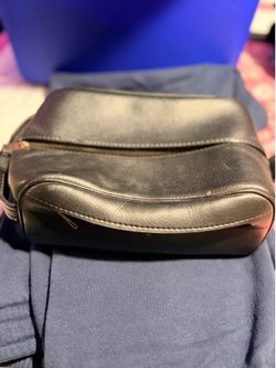 Vintage black leather Toiletry bag Dopp kit- like new