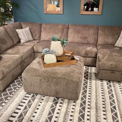 Hoylake Chocolate 3-Piece Right-Arm Facing Sectional With Chaise$10 Down Payment And Financing Available