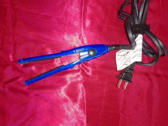 Paul Mitchell Pro Tools Ceramic Flat Iron Hair Straightener - Blue