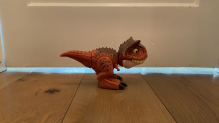 Toro Jurassic World Camp Cretaceous Wild Chompin' Carnotaurus "Toro"