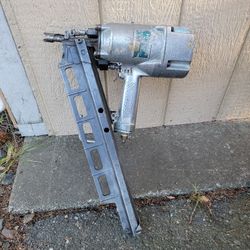 HITACHI FRAMING NAILER , DAMAGE METAL MAGAZINE 
