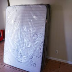 NEW FULL MATTRESS. Bed frame is not available. Take it home the same day 👍