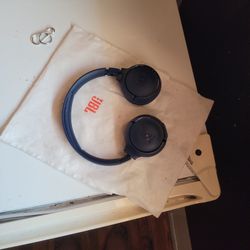 JBL HEADPHONES BLUE