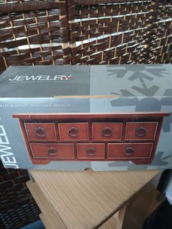 Jewelry box
