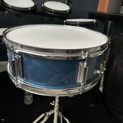 New snare Used Once Like New 