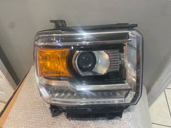 2014-2018 GMC Sierra right headlight