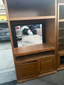 Entertainment center
