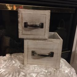 Distressed White Drawer Pull Planter