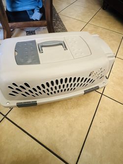 2 DOORS CAGE FOR CATS AND DOGS PERFECT CONDITION LIKE NEW