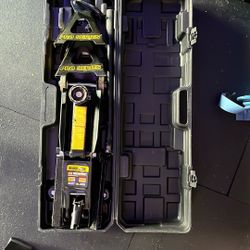 2 1/4 Ton Floor Jack With Stands