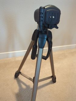 Dolica ST-400 Tripod