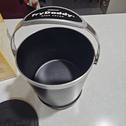 Deep Fryer without basket. 