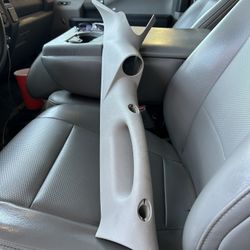2008 RAM LEFT DOOR PILLAR HANDLE 
