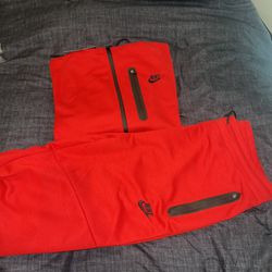 hmu mens Nike sweatsuits sizes small,m,l,2x,3x  $70 each hmu 🤙🏾 🔥✅