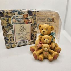 NEW Cherished Teddies THEODORE SAMANTHA  TYLER Bear 3 Friend figurine 

MINT CONDITION,  STORED IN THE BOX, COMES WITH ORIGINAL PACKAGING, never displ